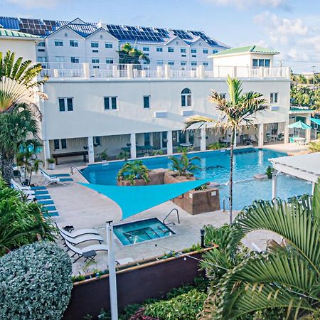 Seven Mile Beach Resort George Town Extérieur photo