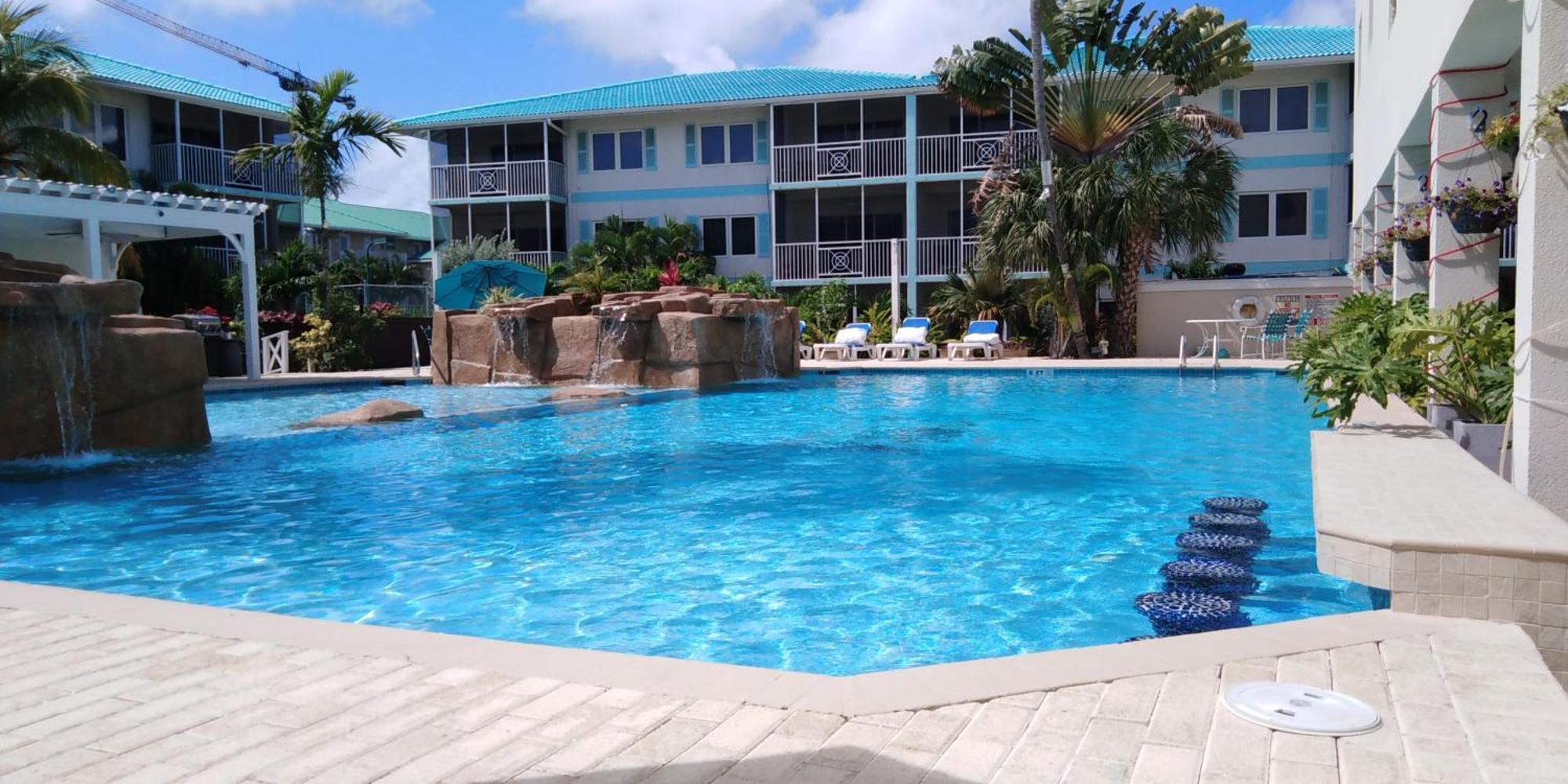 Seven Mile Beach Resort George Town Extérieur photo