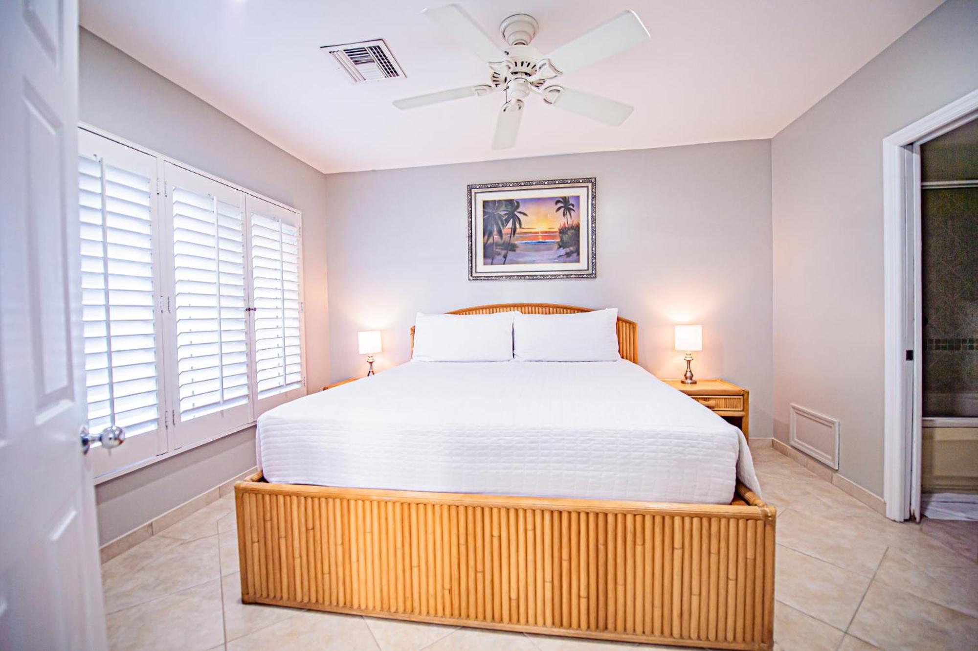 Seven Mile Beach Resort George Town Extérieur photo