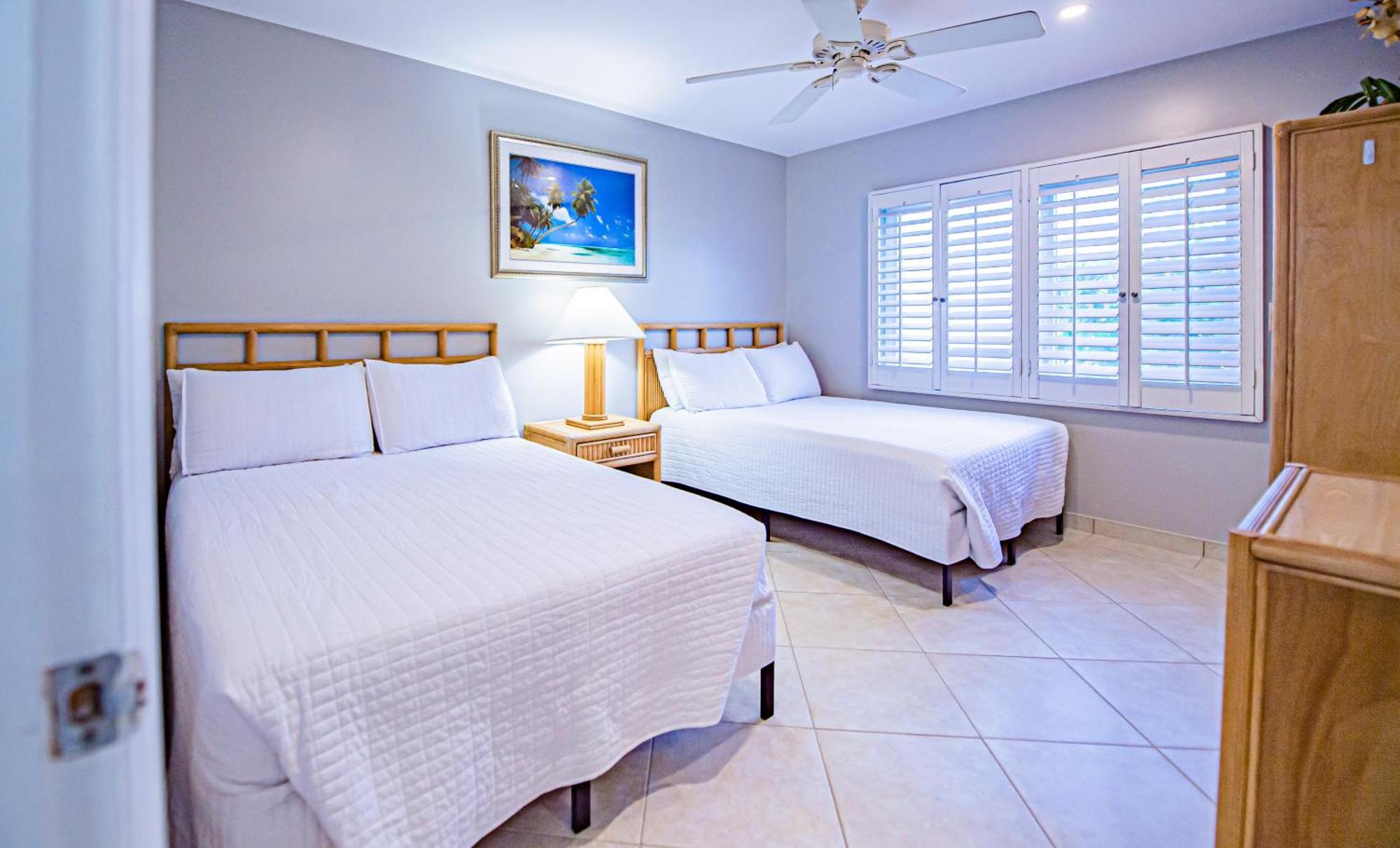 Seven Mile Beach Resort George Town Extérieur photo