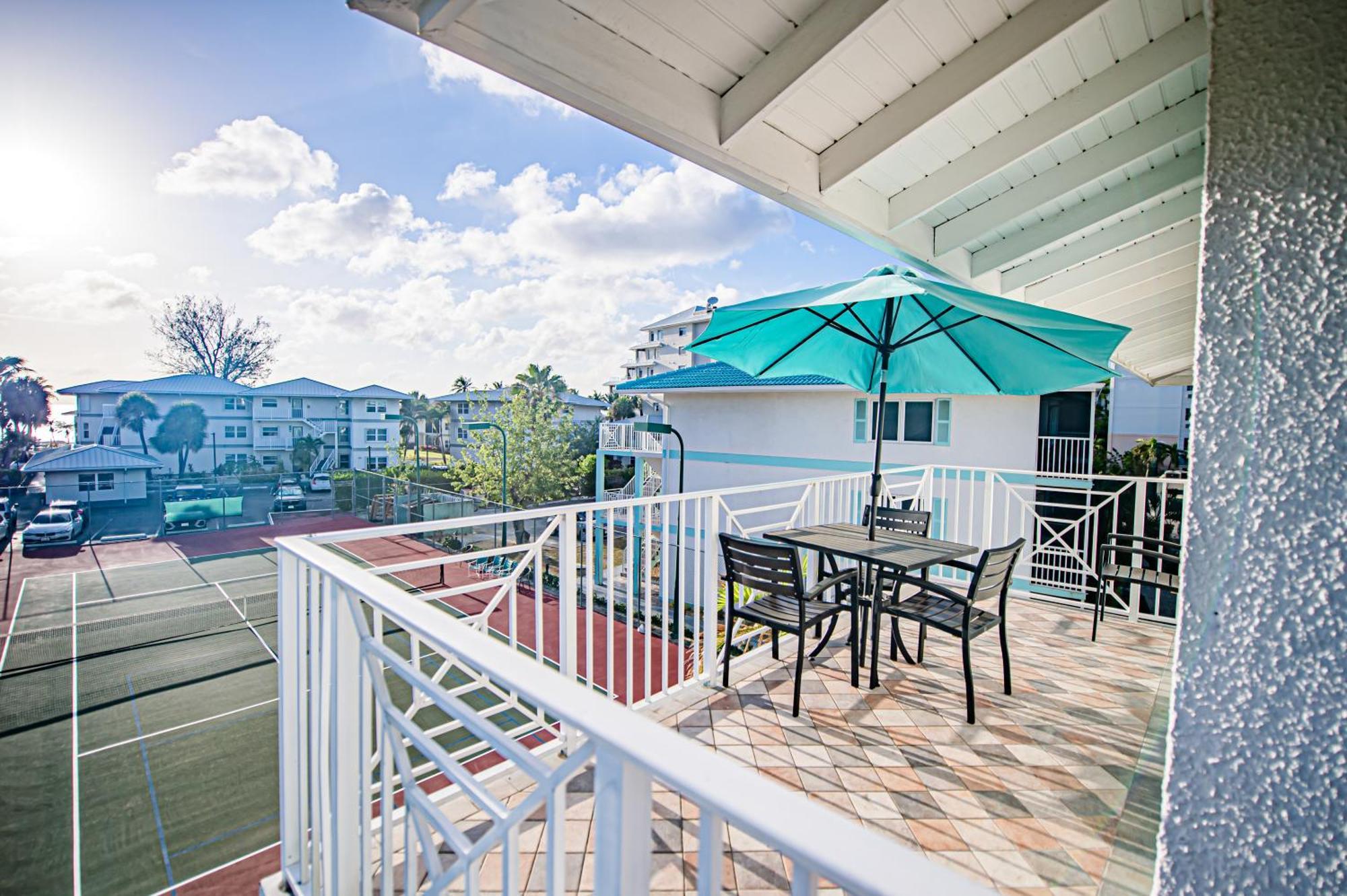 Seven Mile Beach Resort George Town Extérieur photo