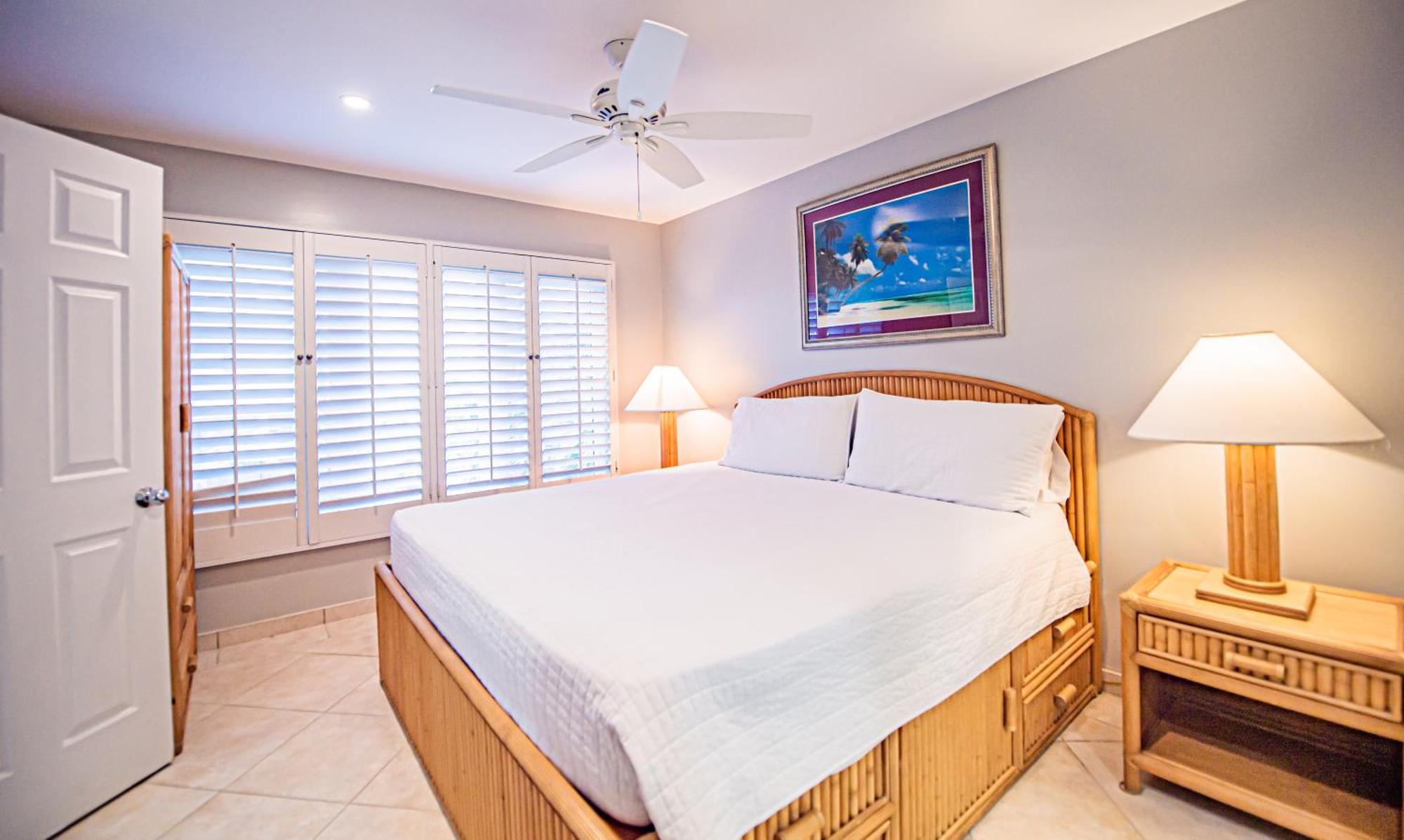 Seven Mile Beach Resort George Town Extérieur photo