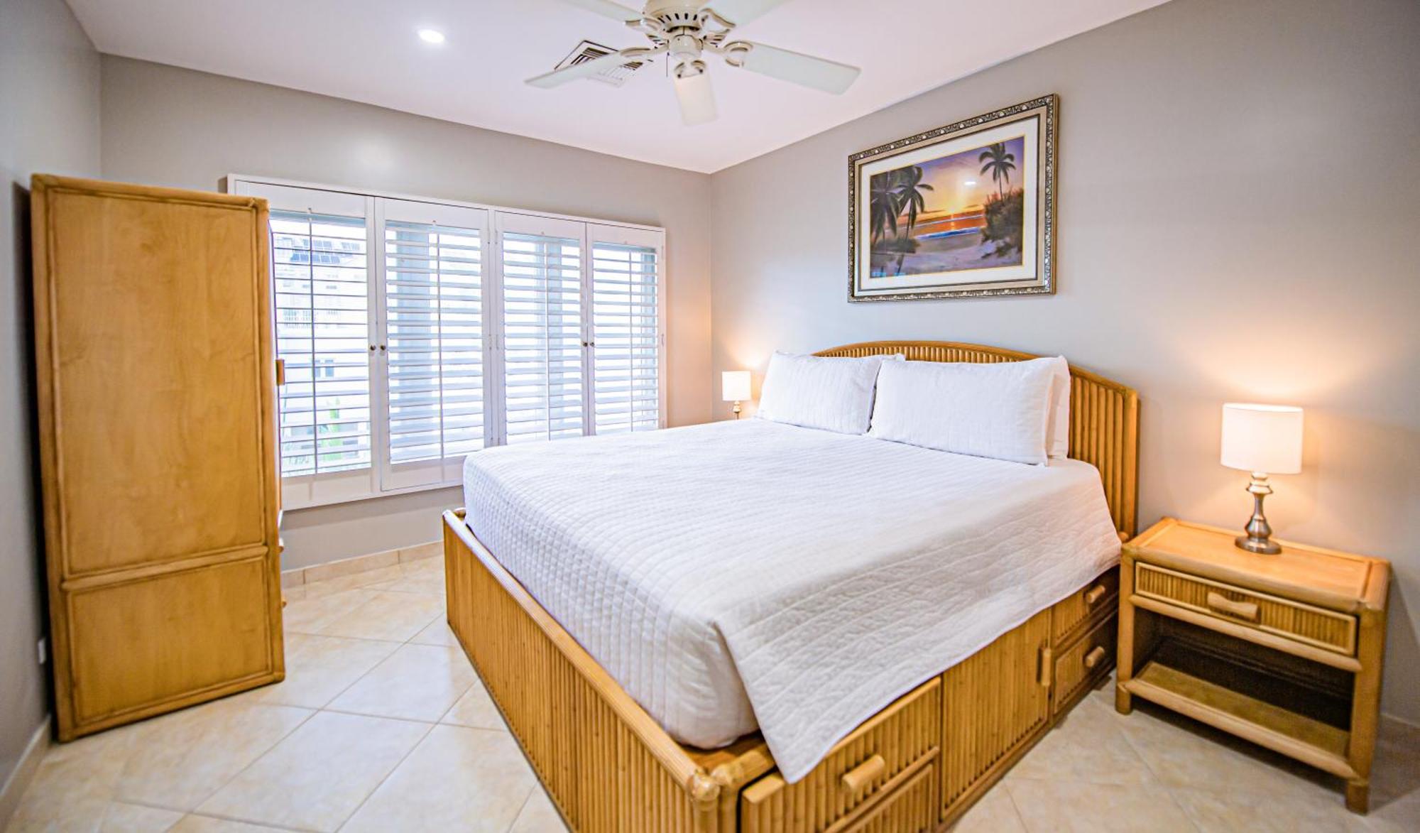 Seven Mile Beach Resort George Town Extérieur photo