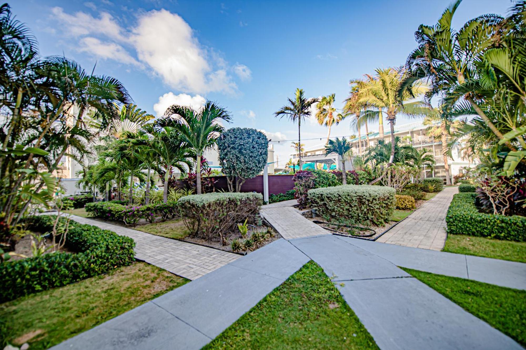 Seven Mile Beach Resort George Town Extérieur photo