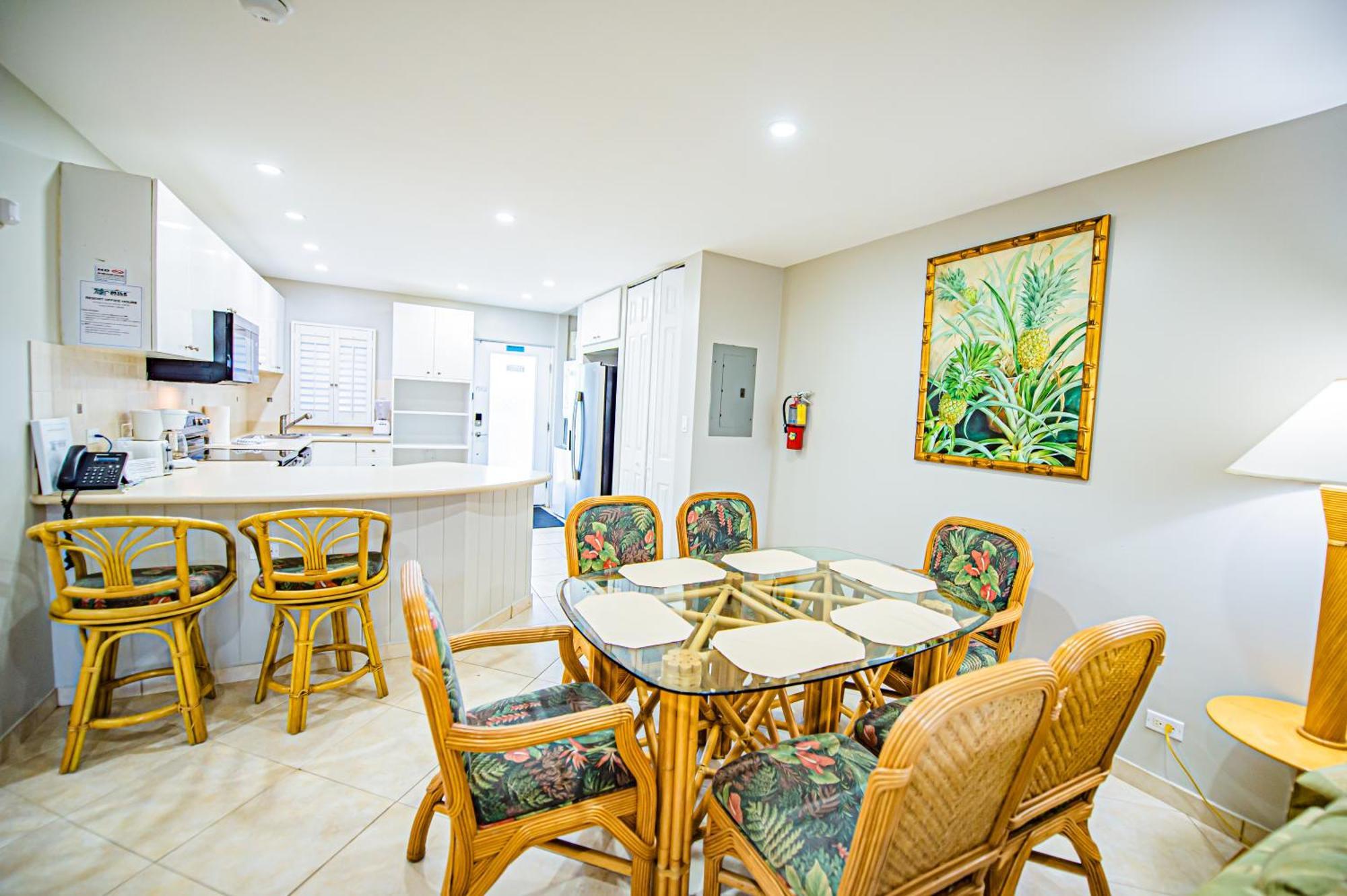 Seven Mile Beach Resort George Town Extérieur photo