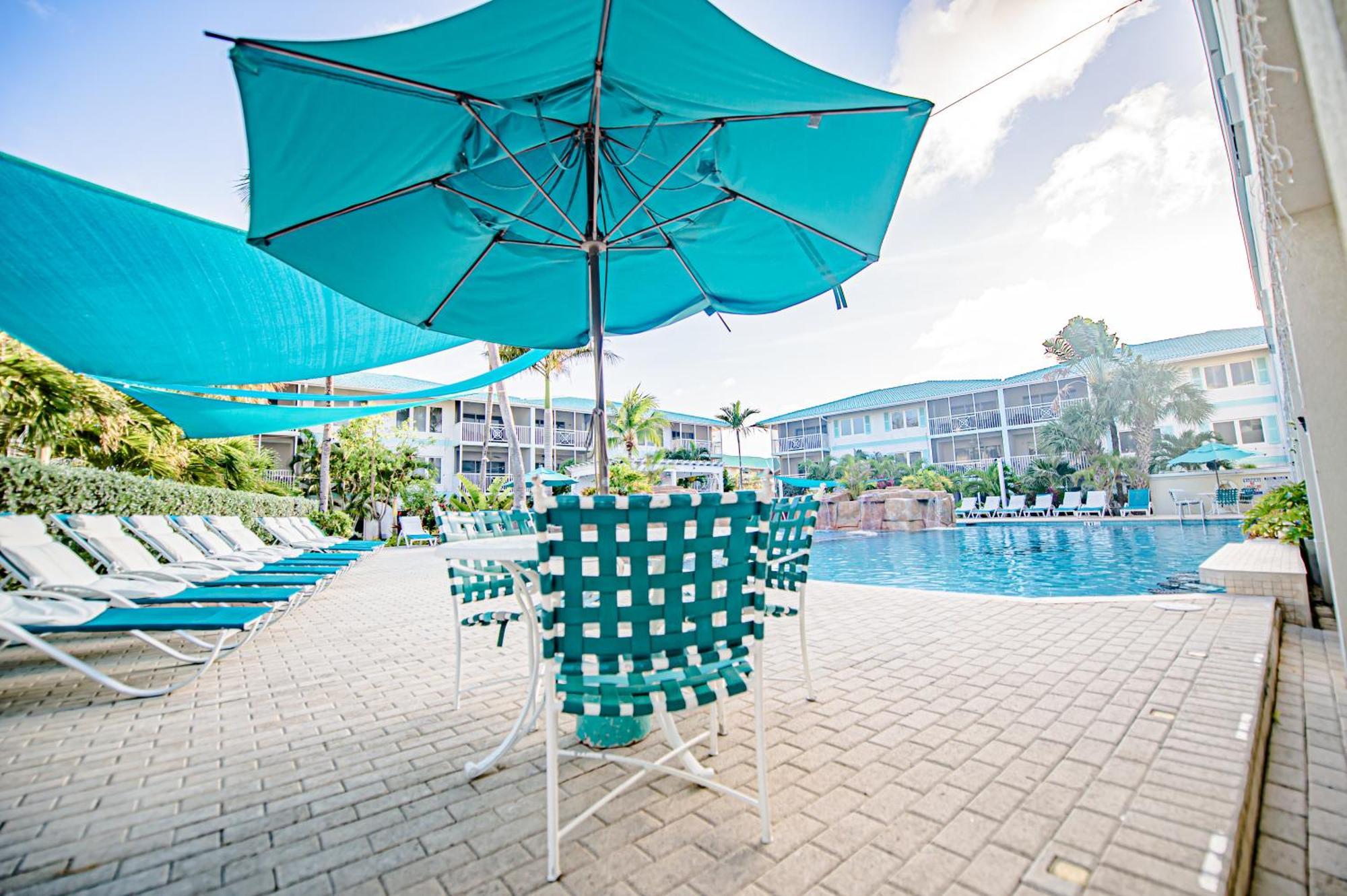 Seven Mile Beach Resort George Town Extérieur photo