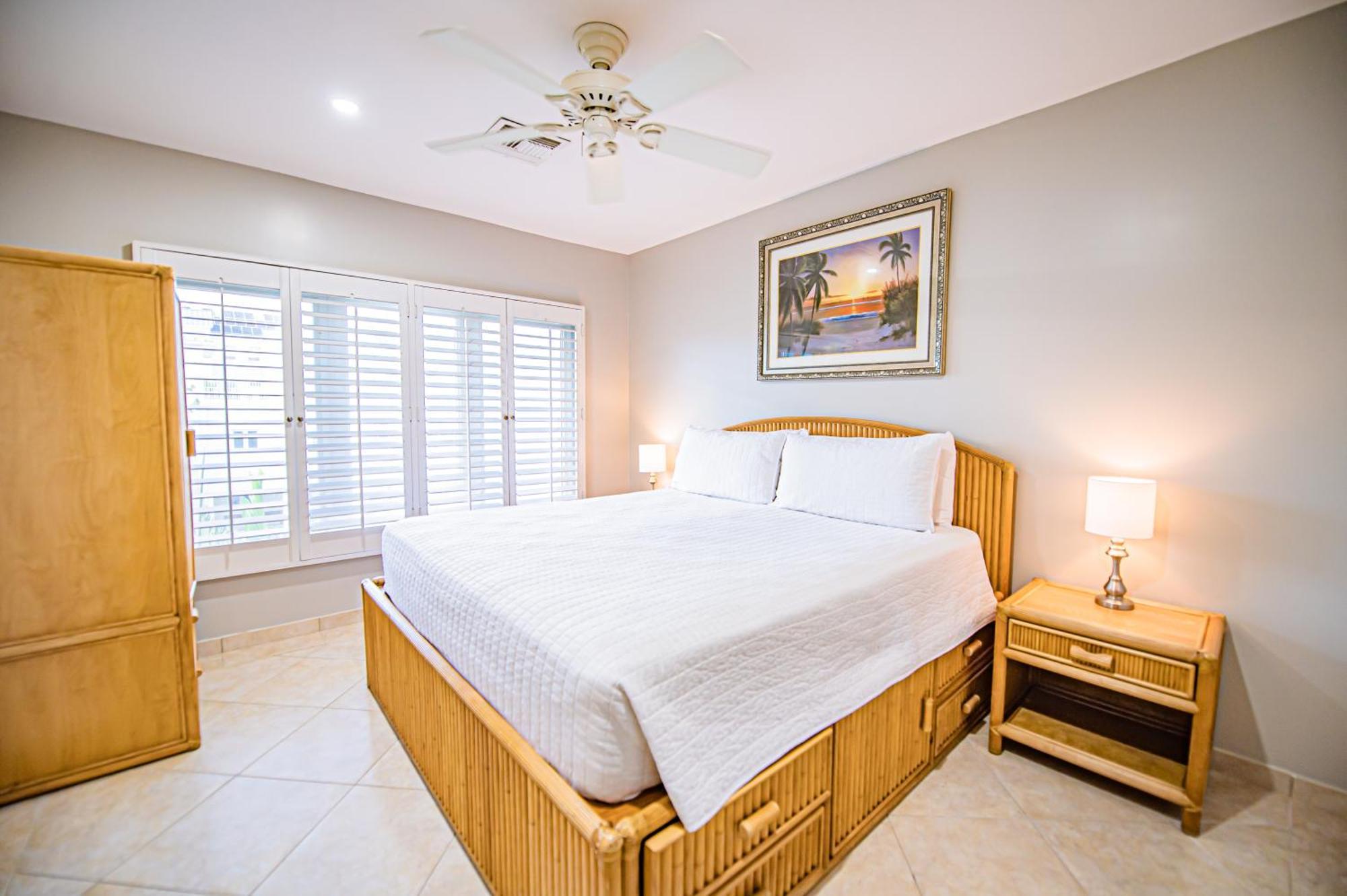 Seven Mile Beach Resort George Town Extérieur photo