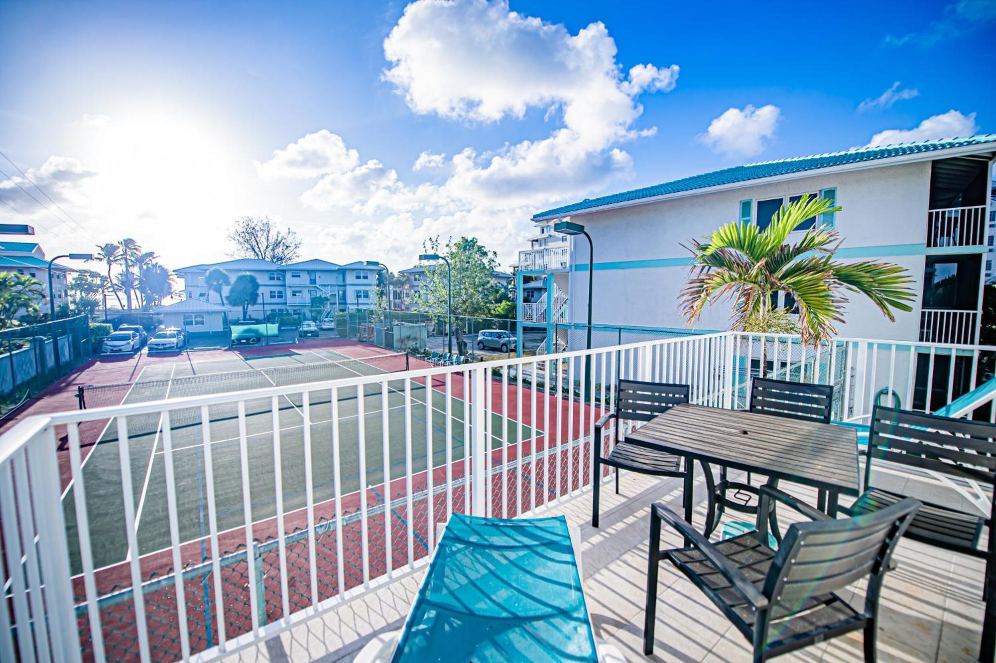 Seven Mile Beach Resort George Town Extérieur photo