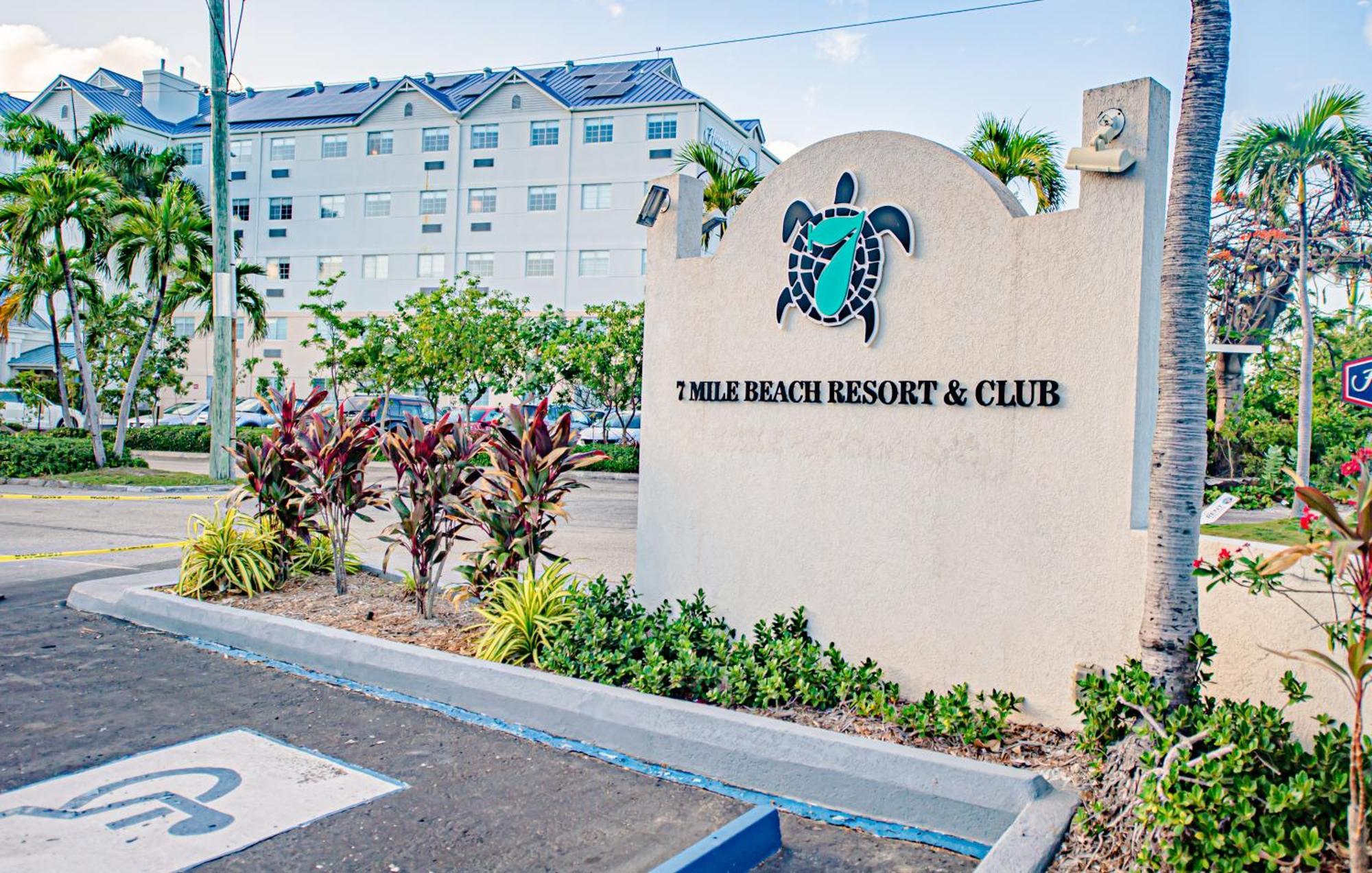 Seven Mile Beach Resort George Town Extérieur photo