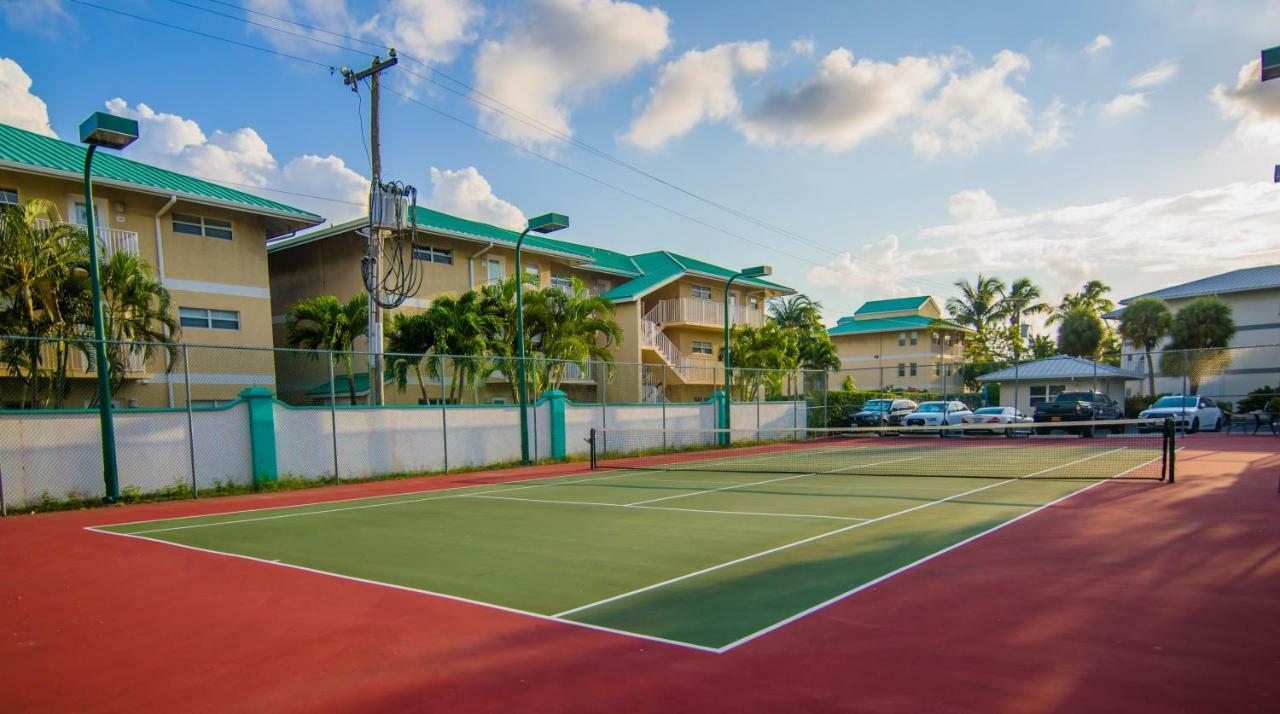 Seven Mile Beach Resort George Town Extérieur photo