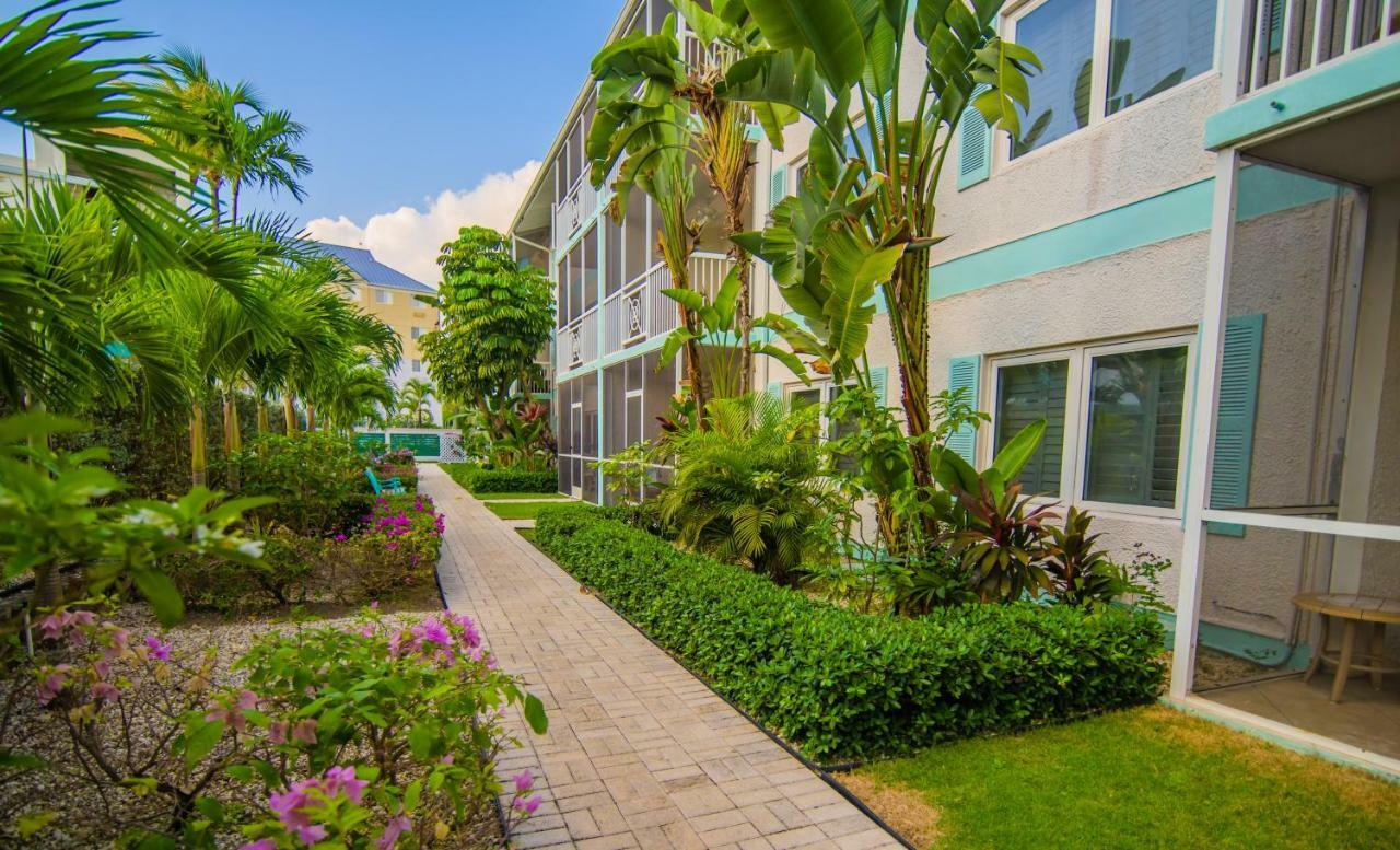 Seven Mile Beach Resort George Town Extérieur photo
